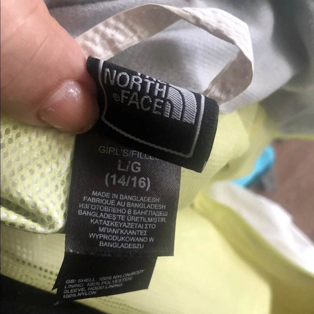 The north face the resolve rain jacket for girls